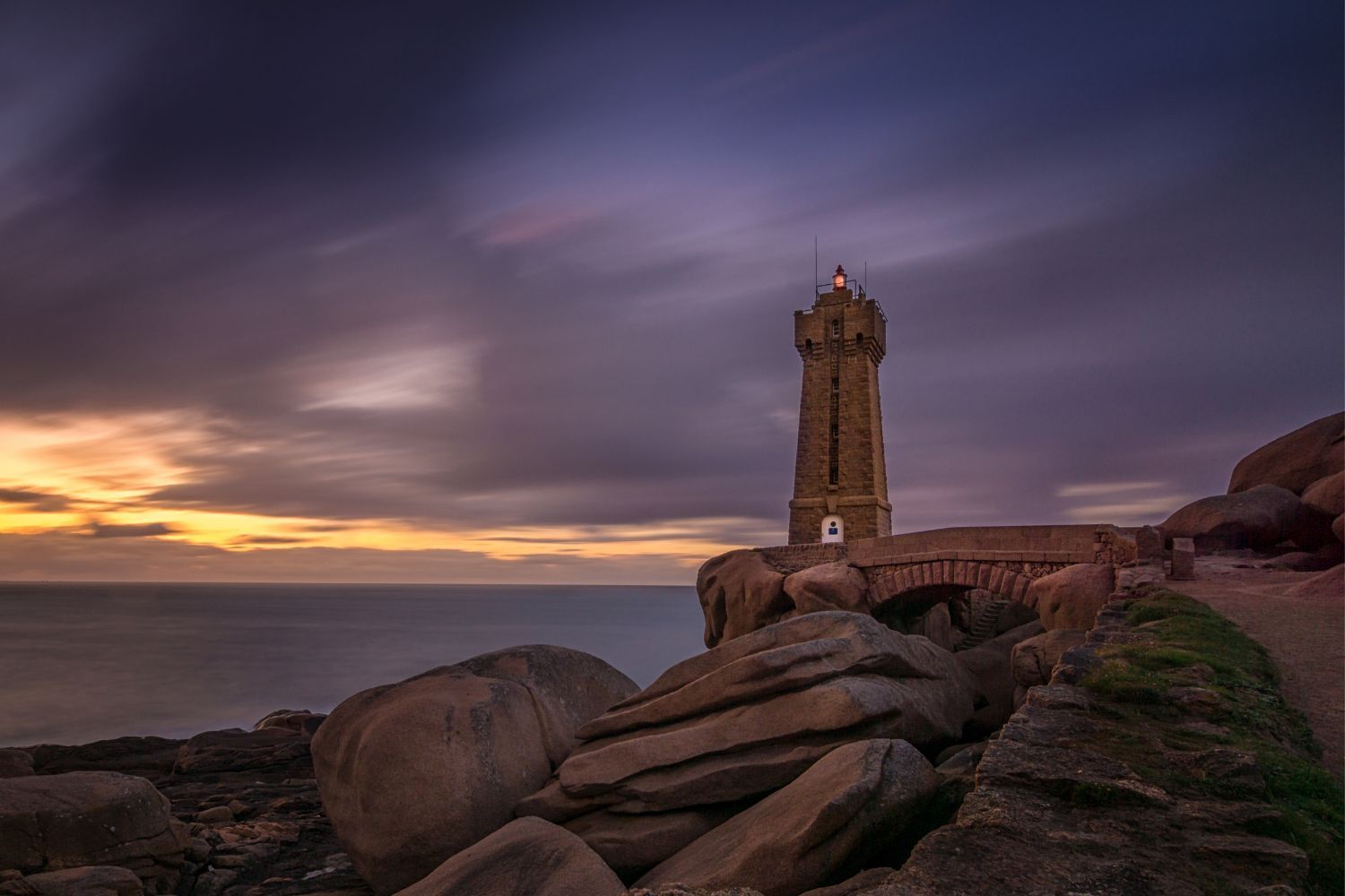la Côte de Granit Rose
